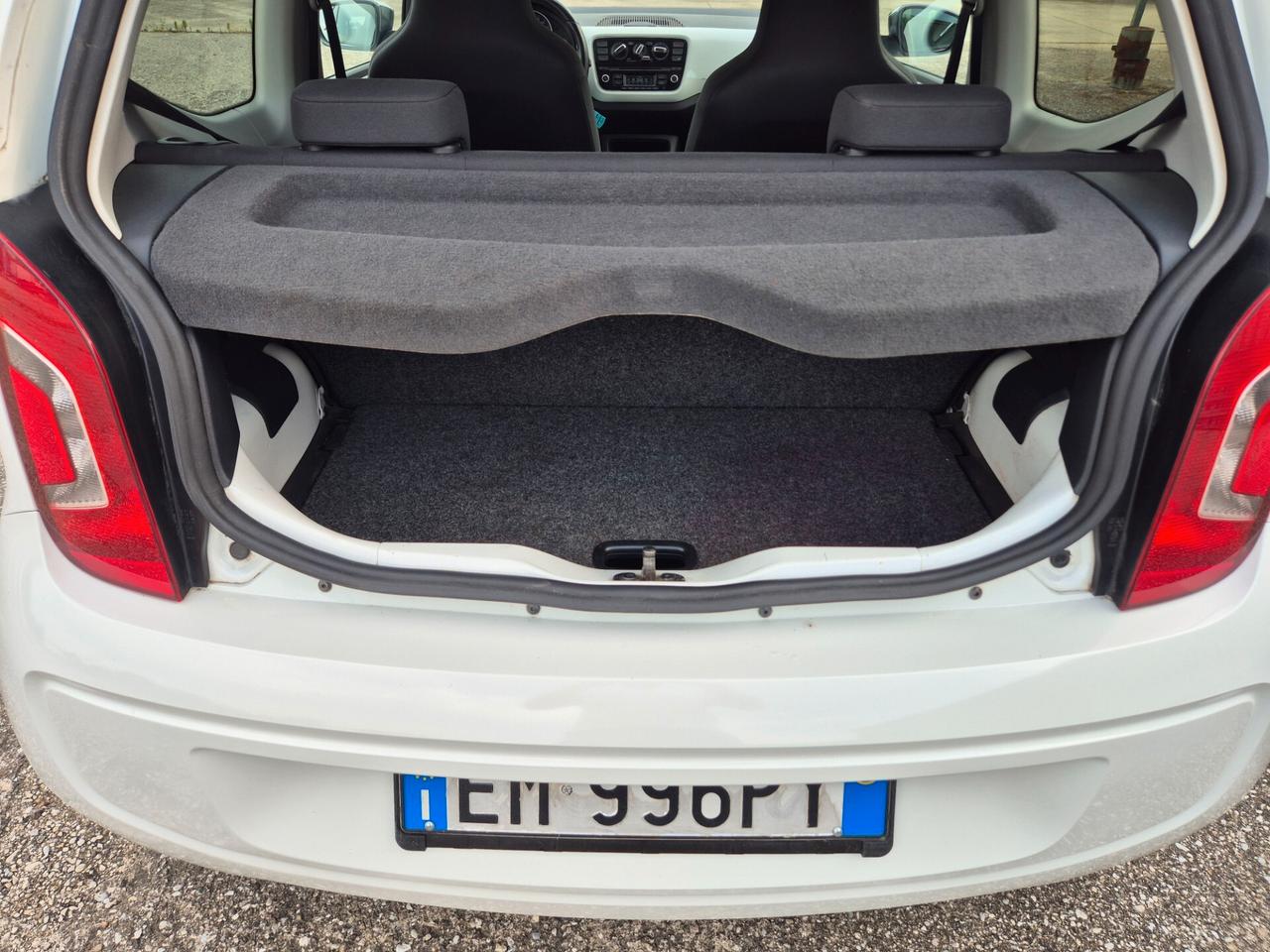 Volkswagen up! 1.0 75 CV 3p. white