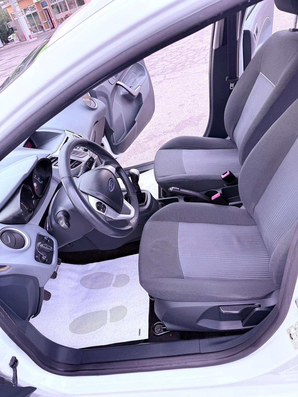 Ford Fiesta 1.2 82 CV 5 porte Titanium Ok neopatentati