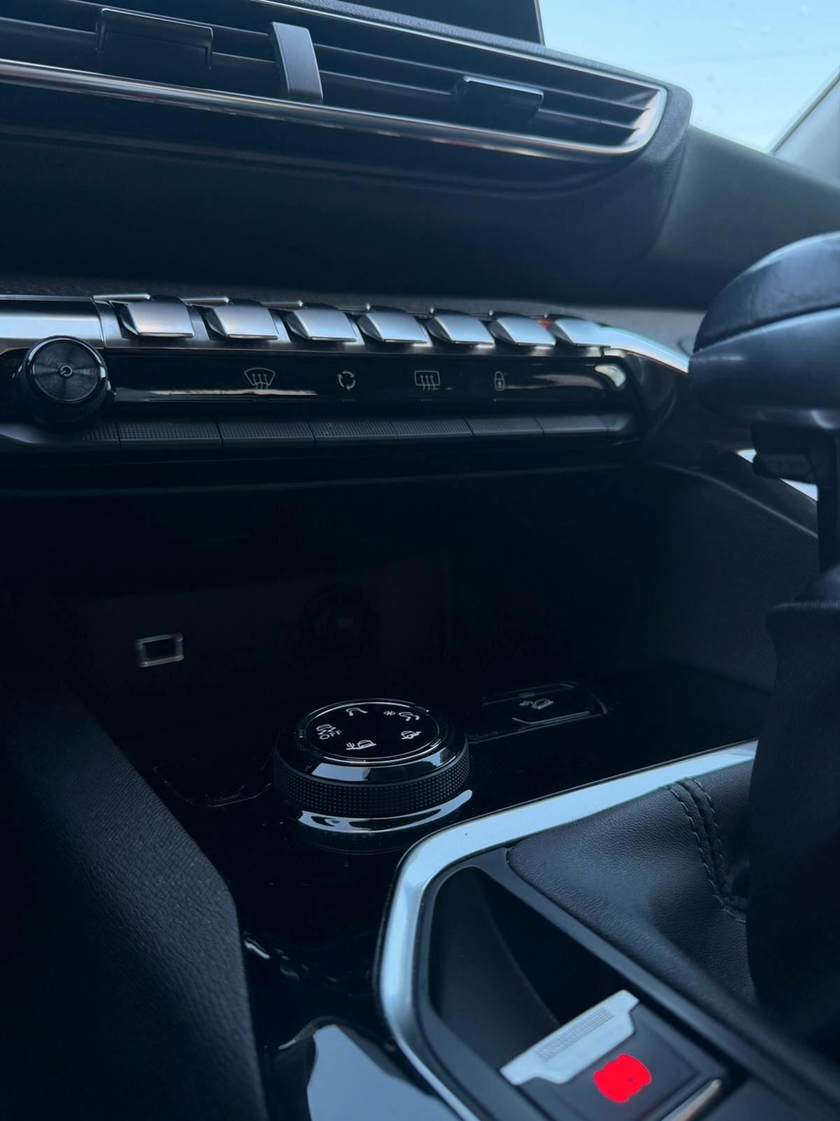 Peugeot 3008 BlueHDi 130 S&S Allure