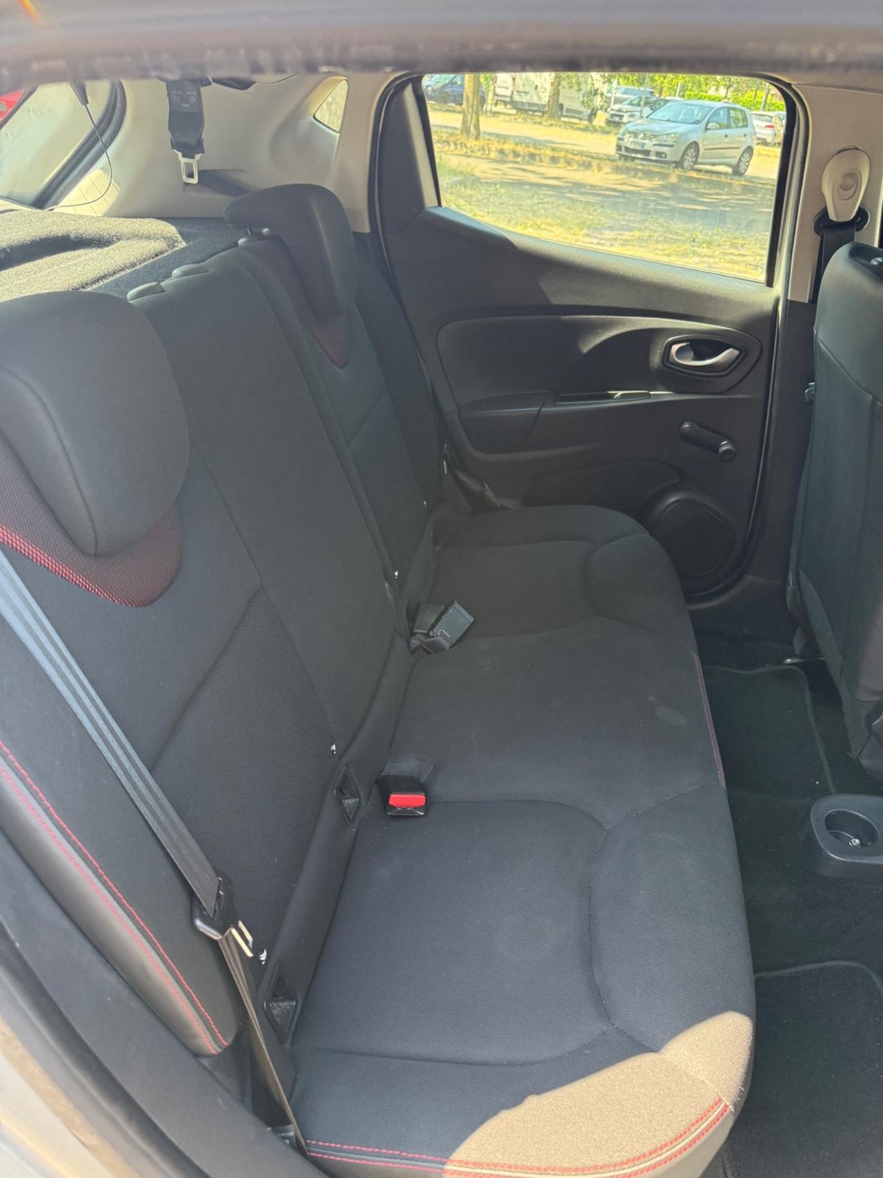 Renault Clio 1.2 75 CV 5 porte Duel