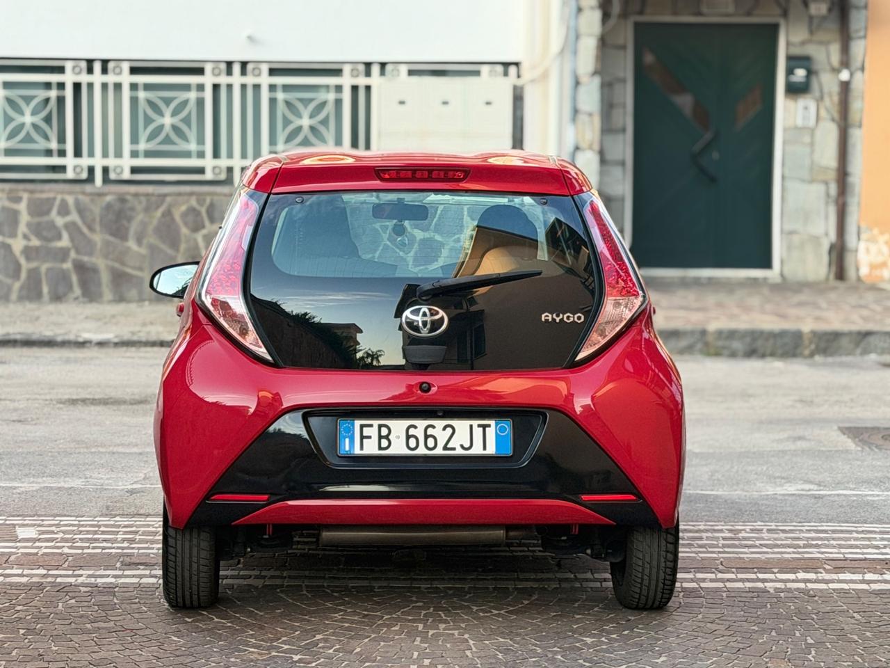 Toyota Aygo 1.0 VVT-i 69 CV 5 porte x-cool