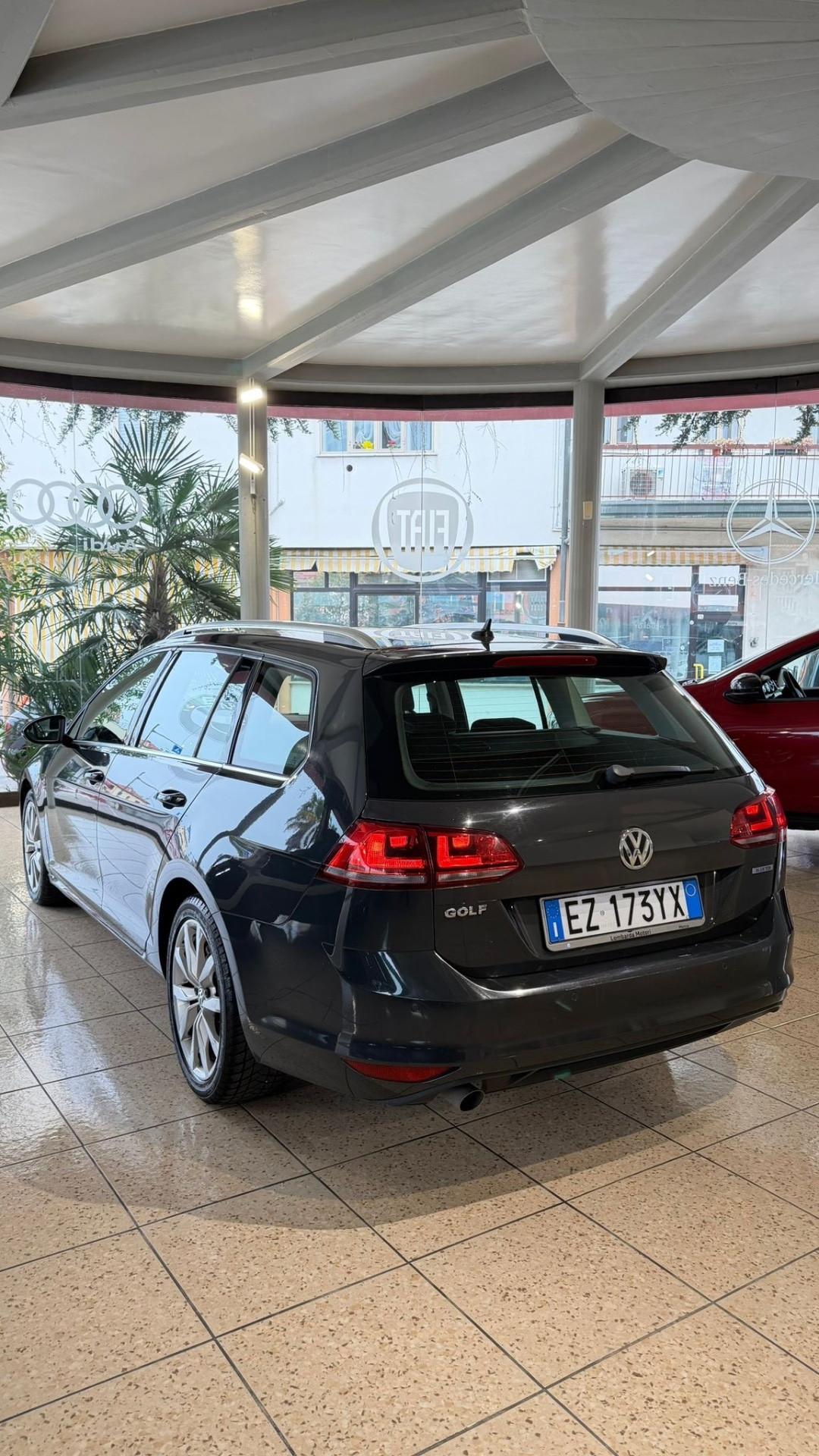 Volkswagen Golf Variant 1.6 TDI 110 CV DSG Comfortline BlueMotion Tech.