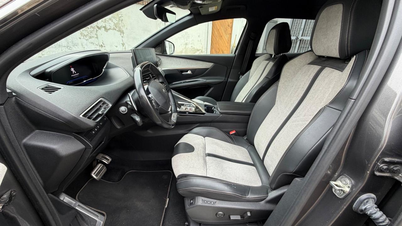 Peugeot 3008 Hybrid4 300 e-EAT8 GT