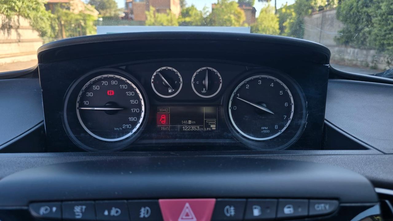Lancia Ypsilon 1.2 69 CV 5 porte GPL Ecochic Platinum