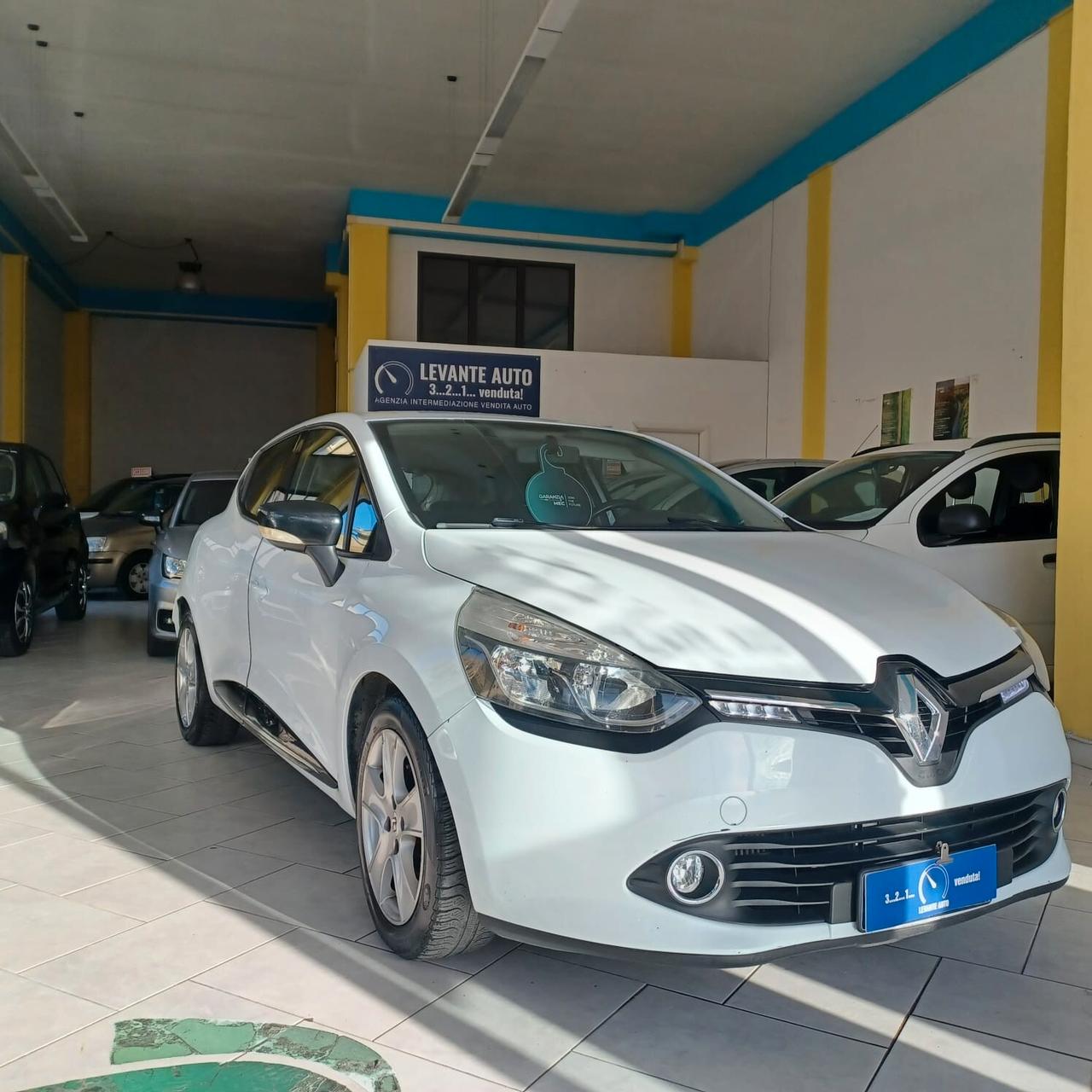 UNICO PROPRIETARIO CLIO 1.5 DCI NEOPATENTATI