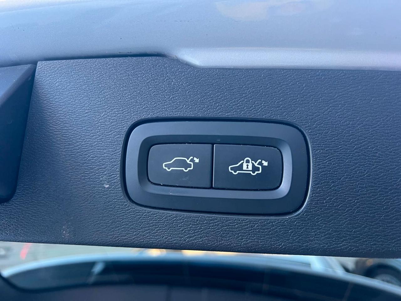 VOLVO V60 B4 GEARTRONIC R-DESING