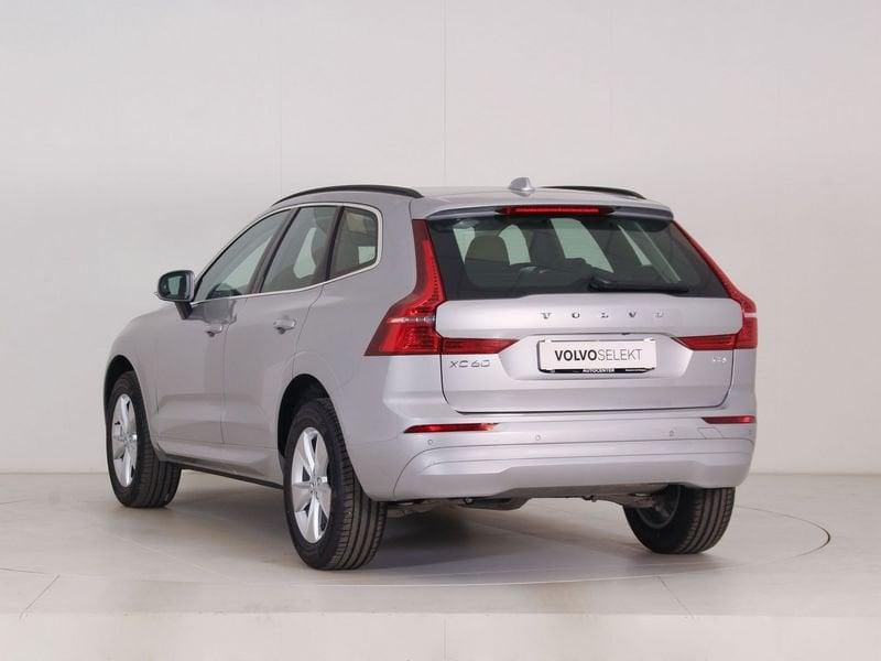 Volvo XC60 B4 (d) automatico Core **Trazione Anteriore**