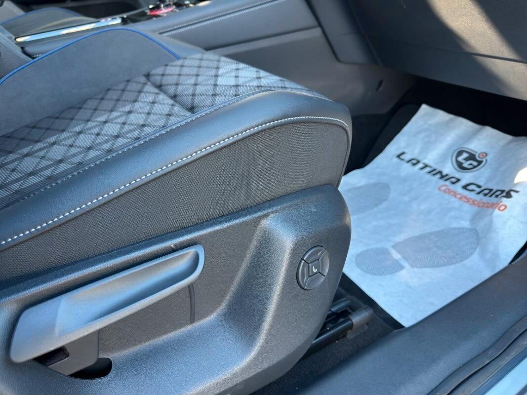 Volkswagen Tiguan 2.0 tdi R-Line 150cv dsg Con NAVIGATORE