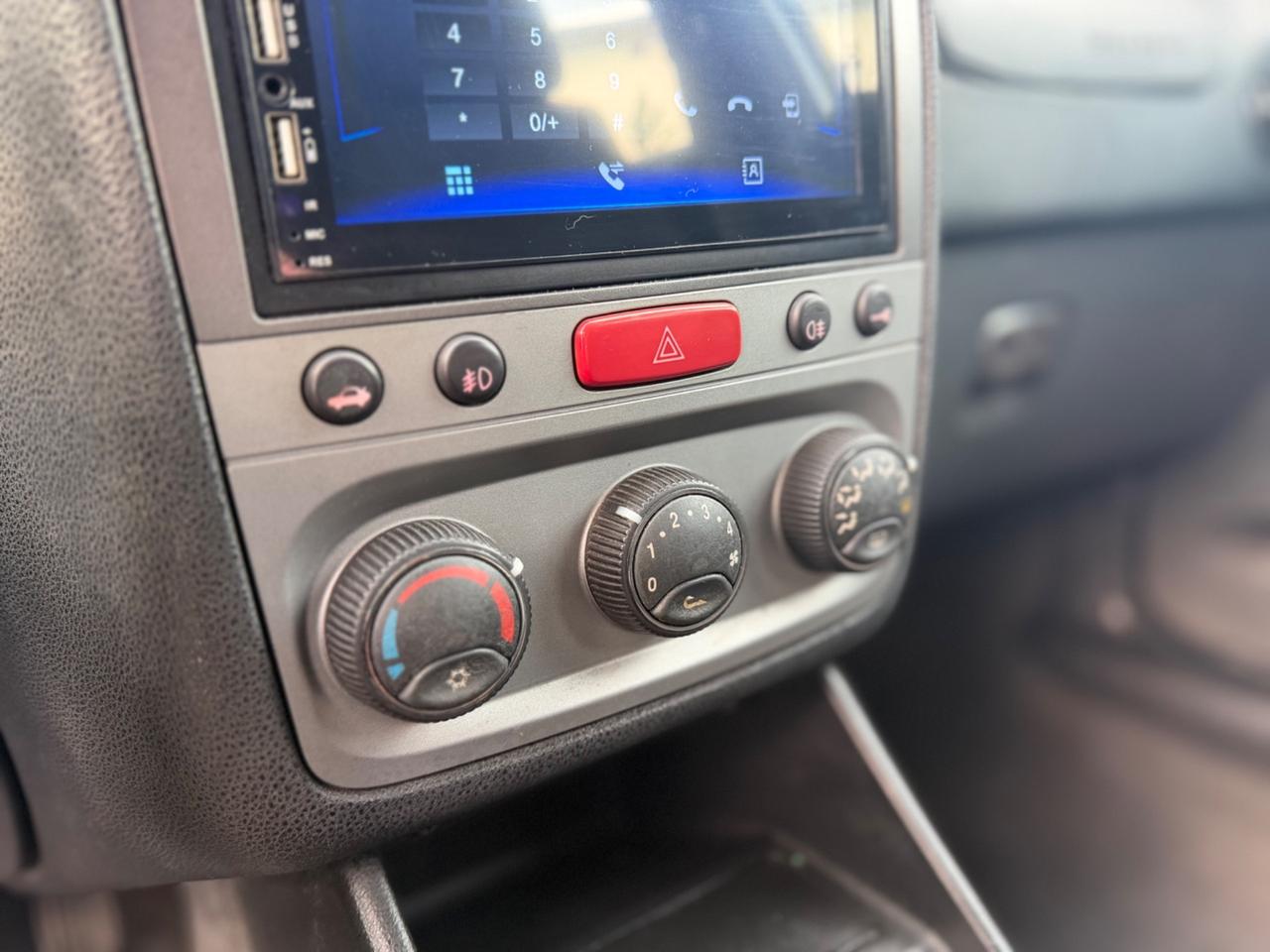 Alfa Romeo 147 1.9 JTD 115CV Distinctive G.Traino