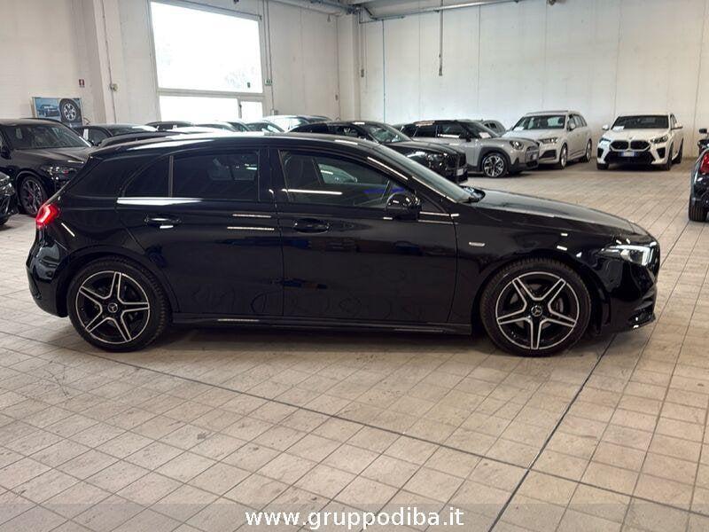Mercedes-Benz Classe A - W177 2018 Diesel A 180 d Premium Night edition auto