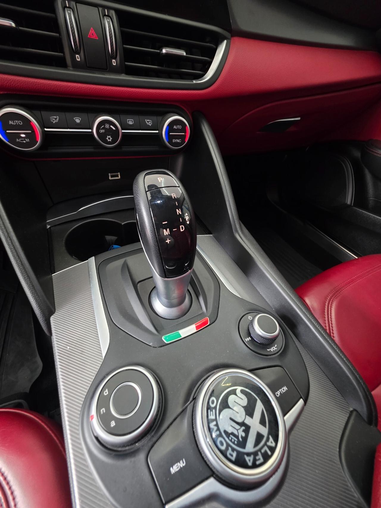 Alfa Romeo Giulia 2.2jtdm AT8 2017 99000km