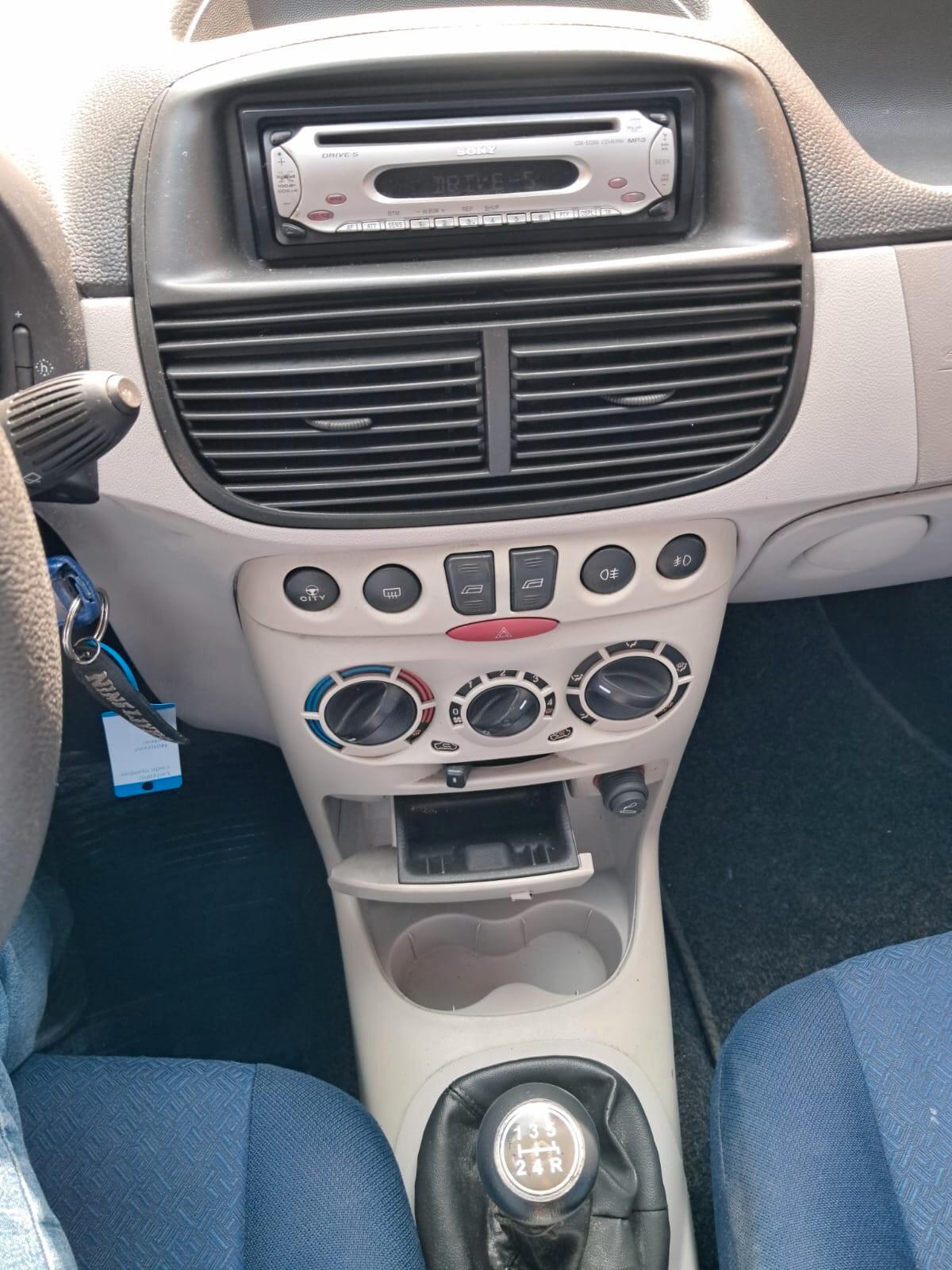 Fiat Punto 1.2 5 porte Actual gpl valido neopatentati