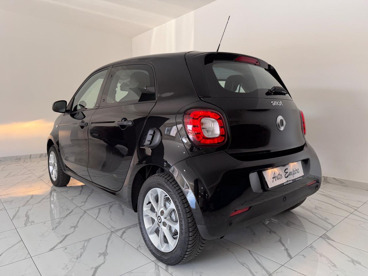 SMART FORFOUR PASSION 90 CV AUTOMATICA/LED/NAVIGATORE