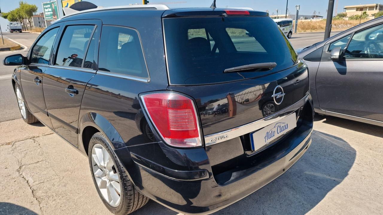 Opel Astra 1.7 CDTI 101CV 5 porte Club
