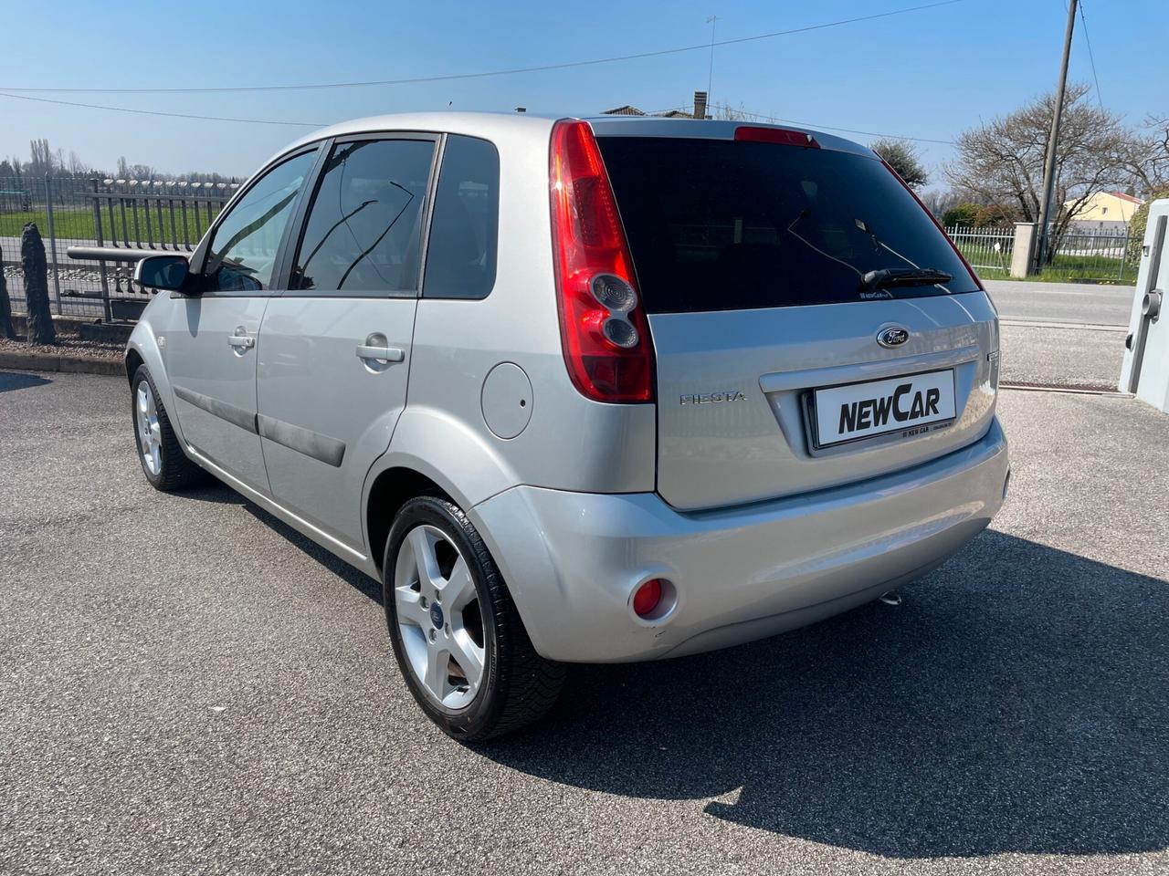 Ford Fiesta 1.4 TDCi 5p. Ghia