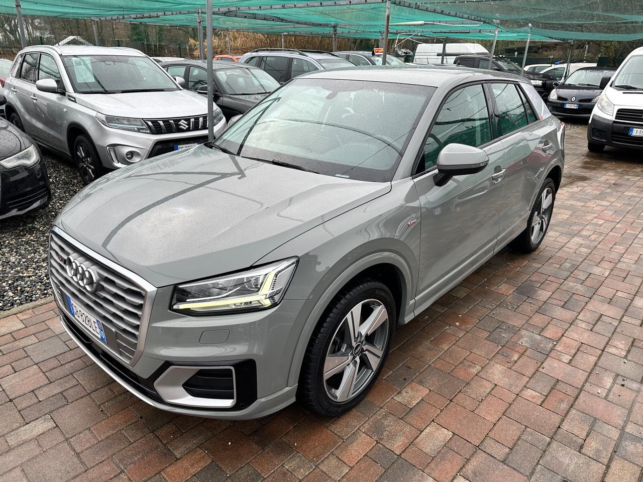 Audi Q2 35 TDI S tronic Identity Black
