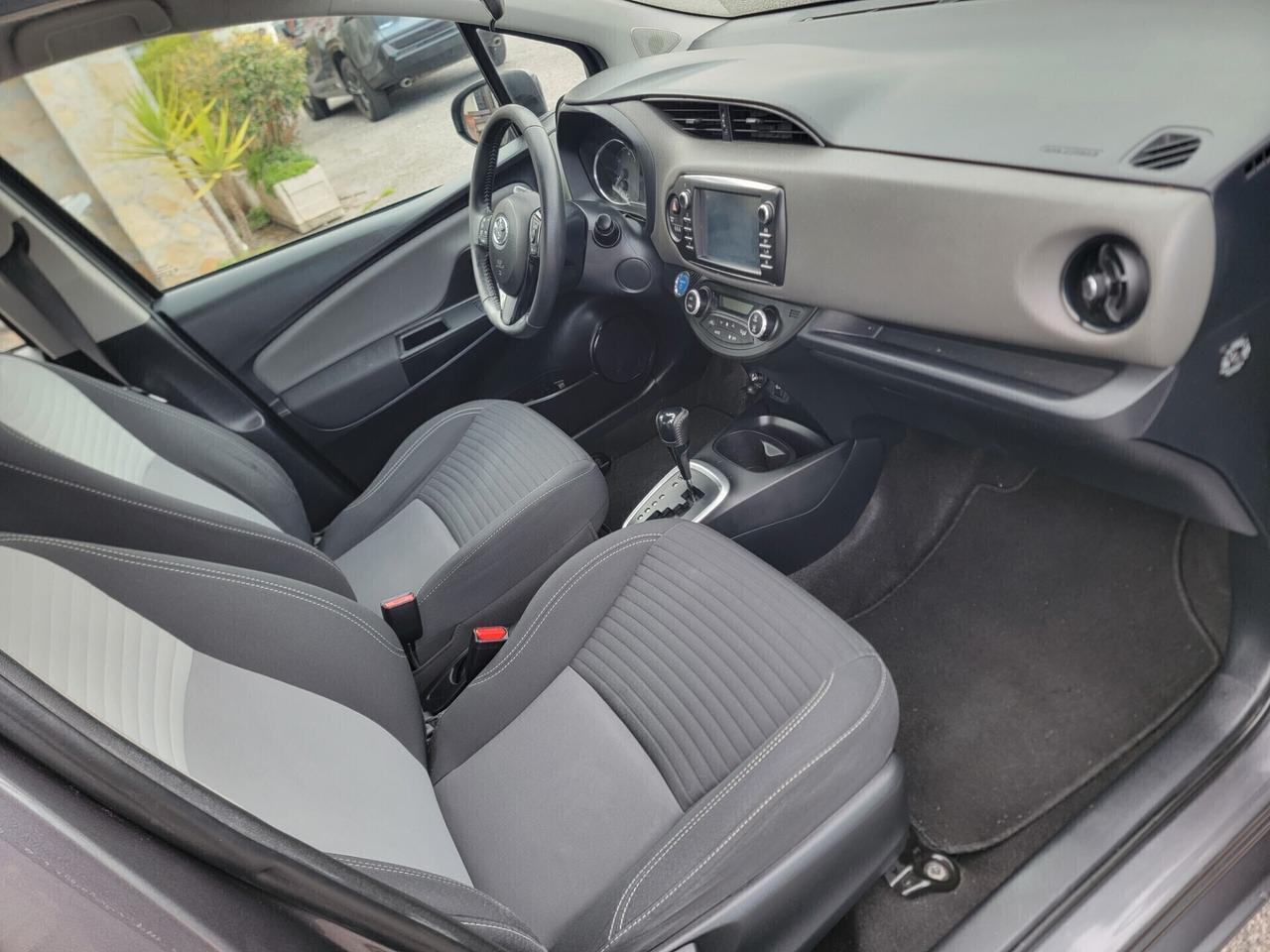 Toyota Yaris 1.5 Hybrid Active SOLO 47 MILA KM !