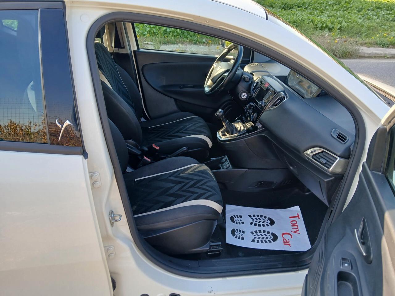 Lancia Ypsilon 1.3 MJT 16V 95 CV 5 porte Platinum