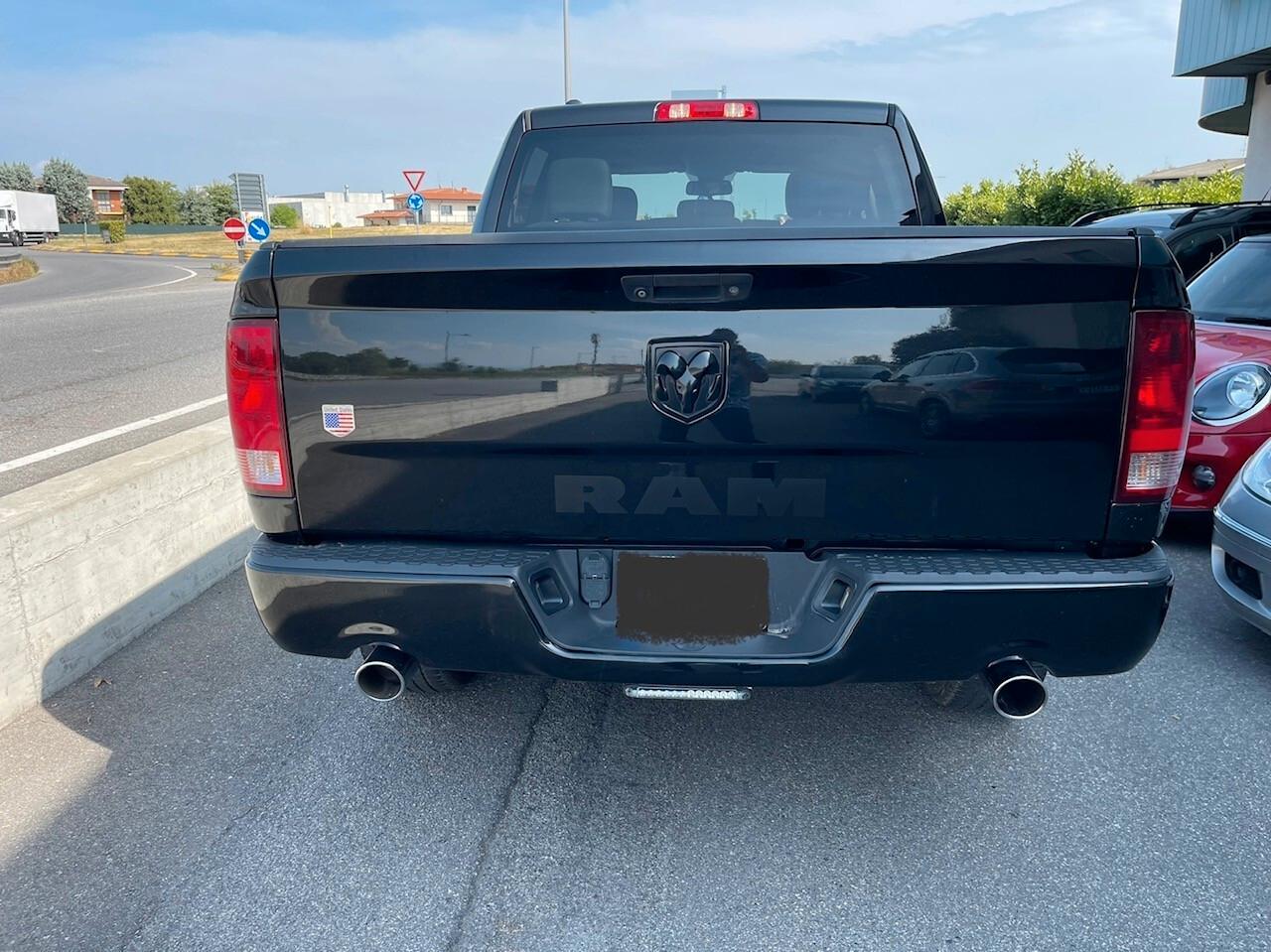 Dodge RAM 1500 HEMI 5.7 V8