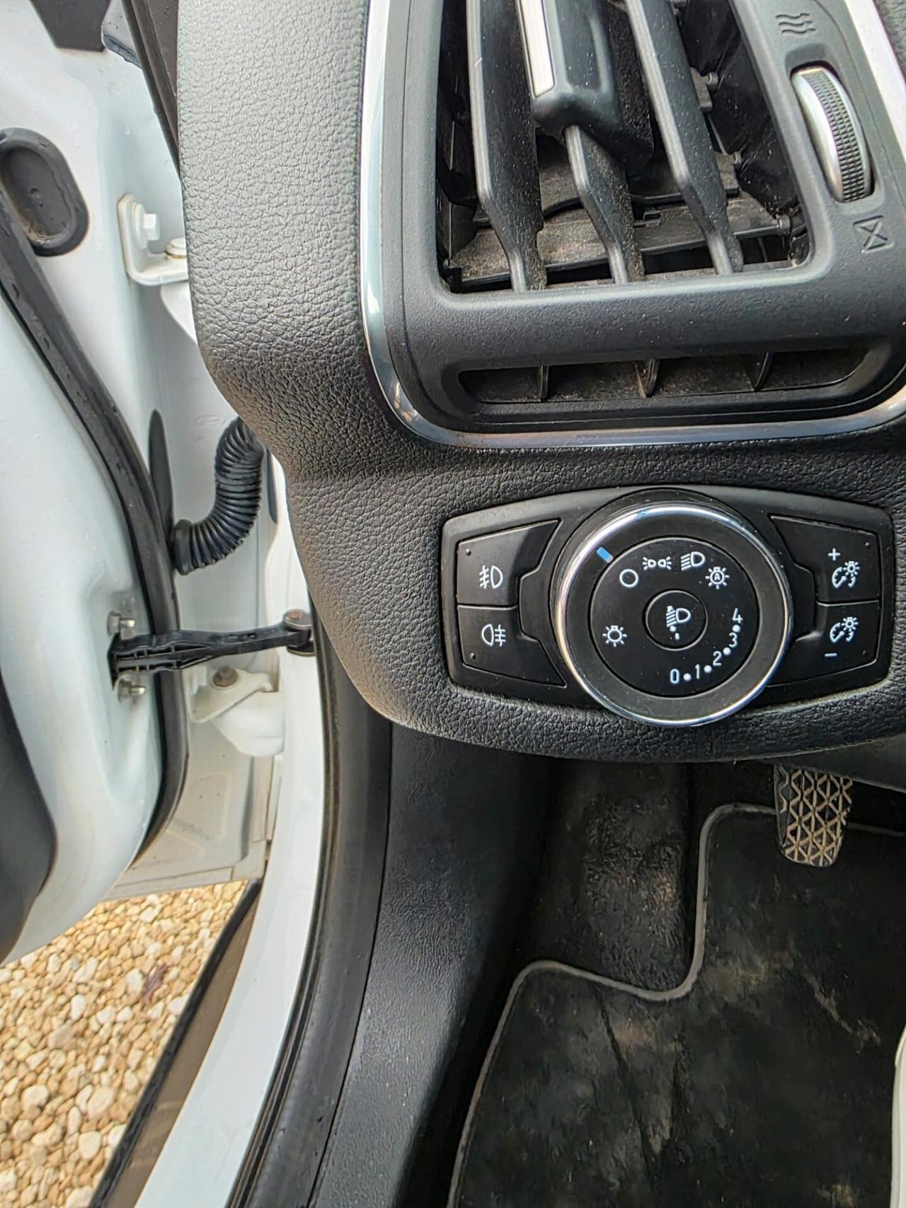 Ford B-Max 1.5 TDCi 75 CV Business Titanium