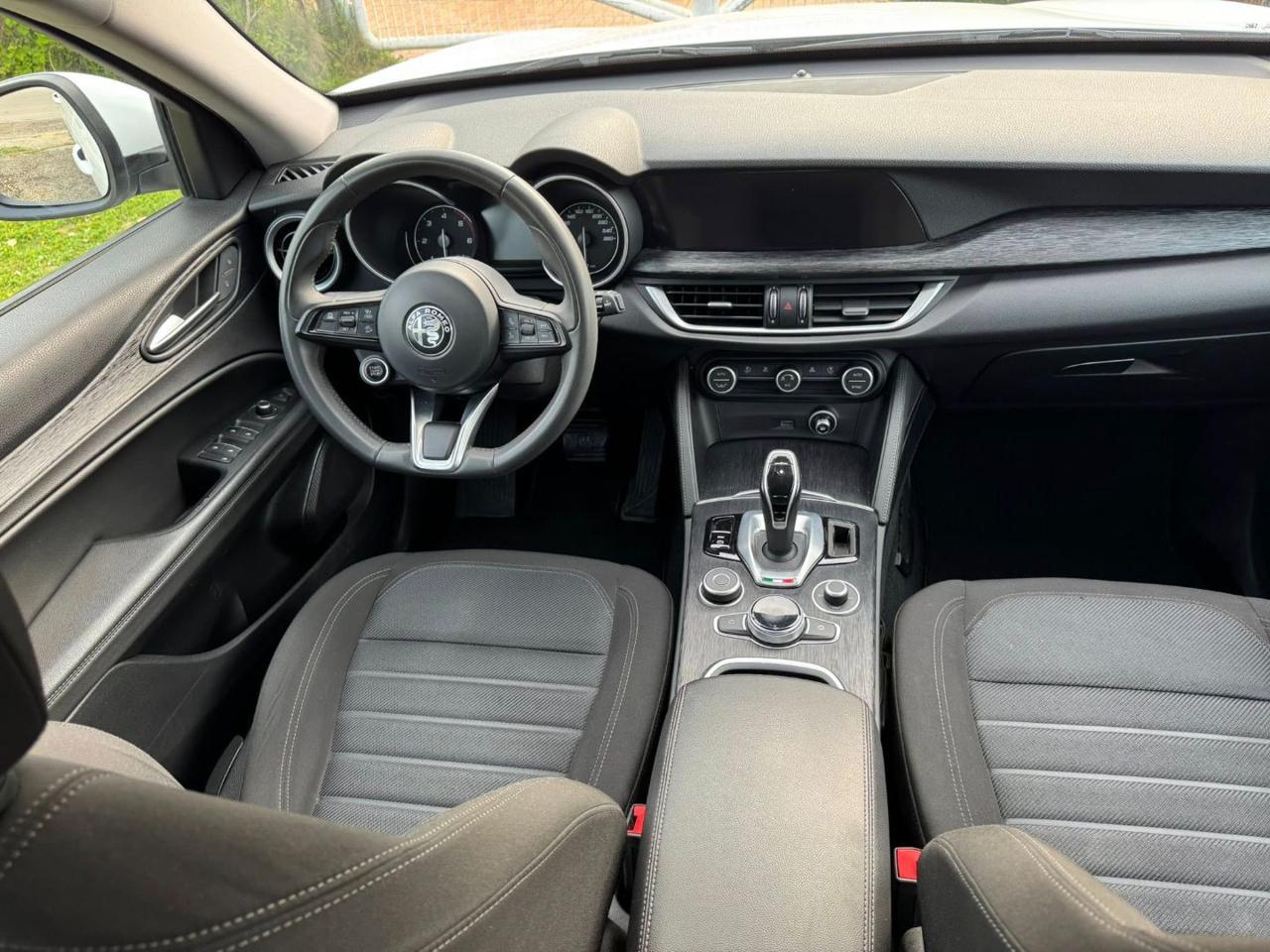 Alfa Romeo Stelvio 2.2 t Business Q4 190cv auto