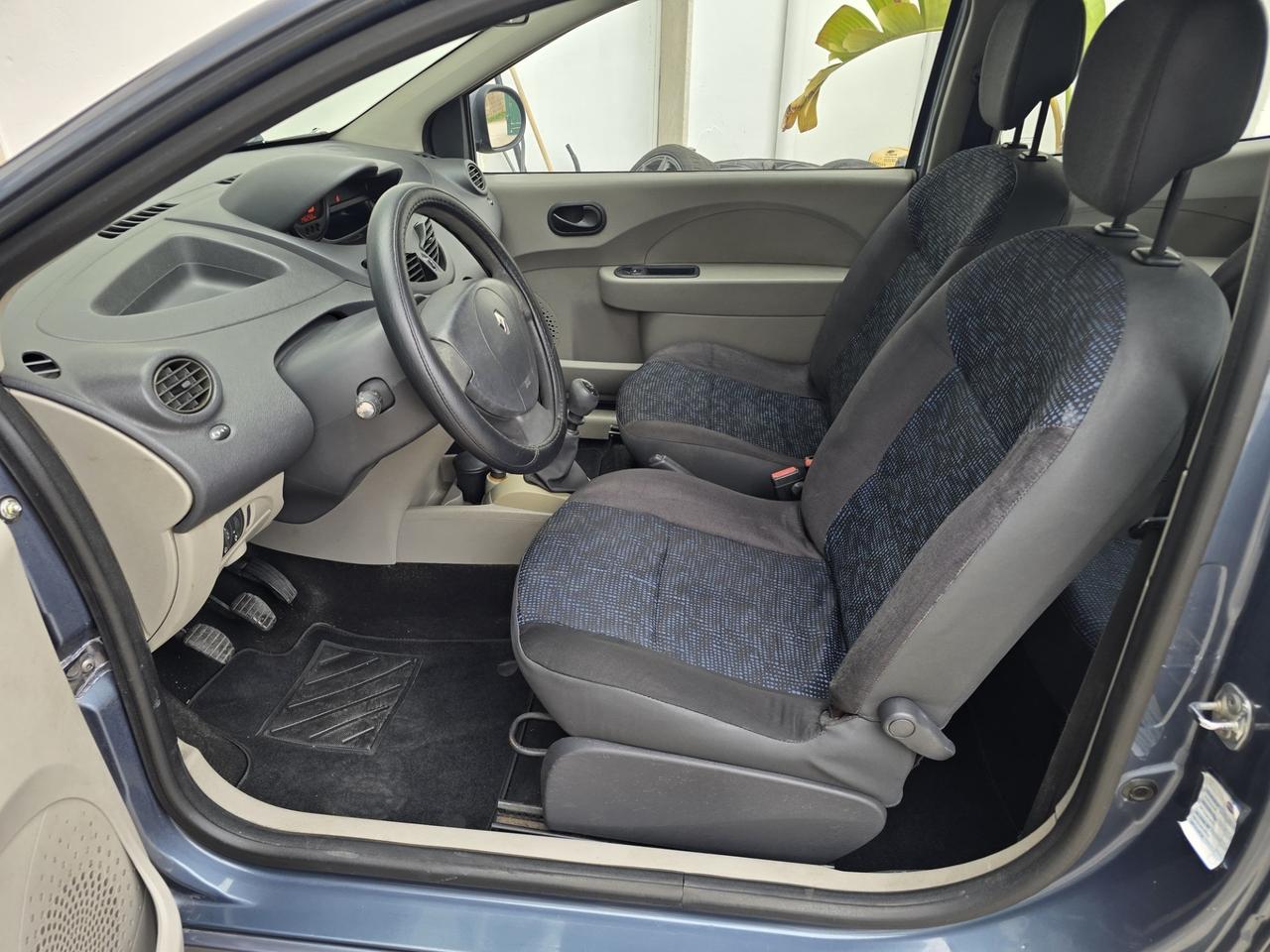 Renault Twingo 1.2i 58cv
