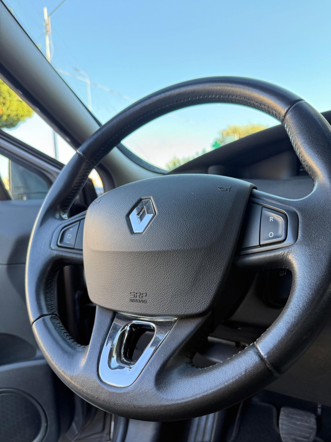 Renault Scenic 1.5 dci Limited automatica 110cv 7 POSTI,NAVIGATORE ,TELECAMERA,KM CERTIFICATI