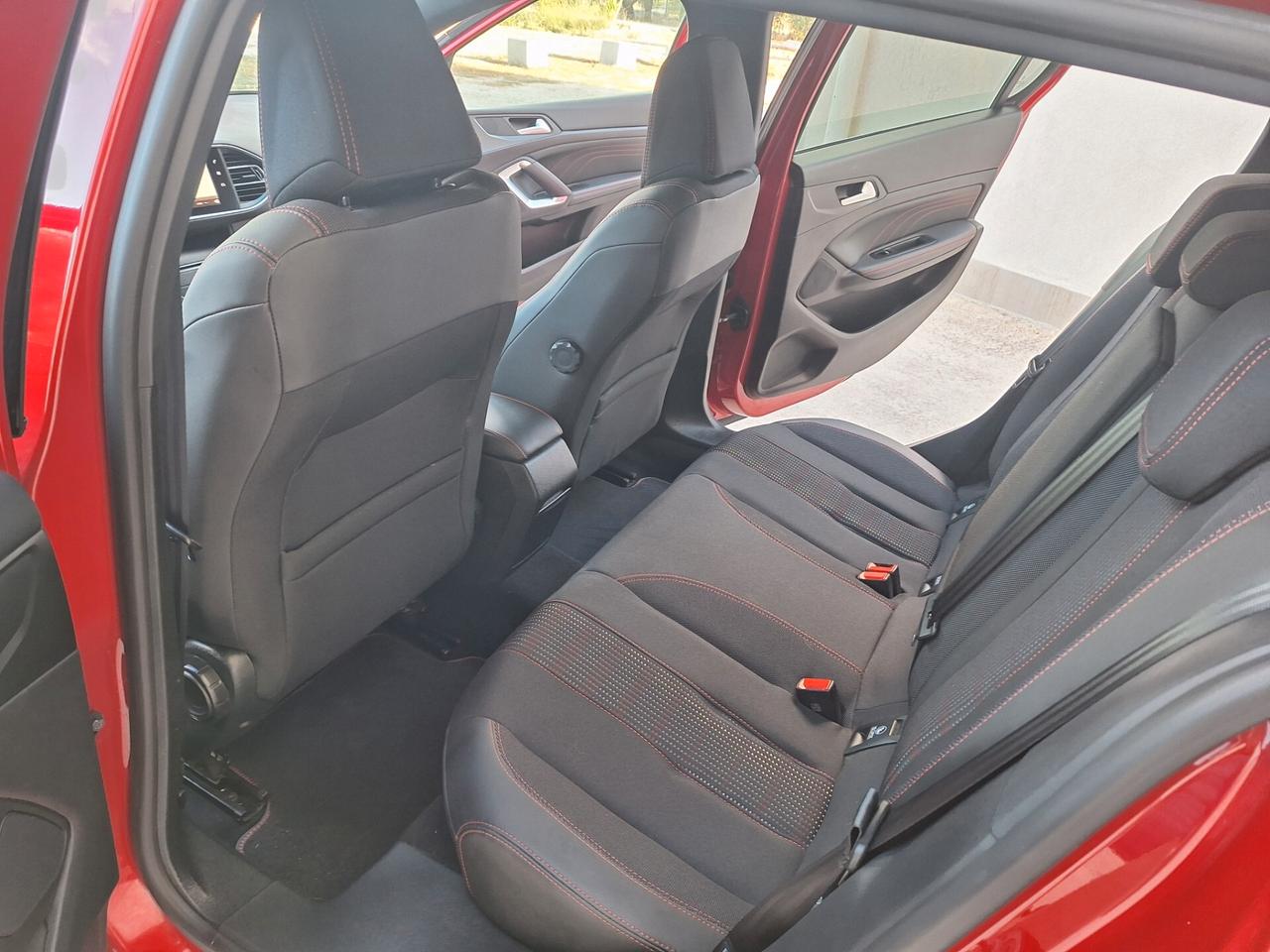 Peugeot 308 1.5 hdi "BERLINA" GT LINE NAVI 2018