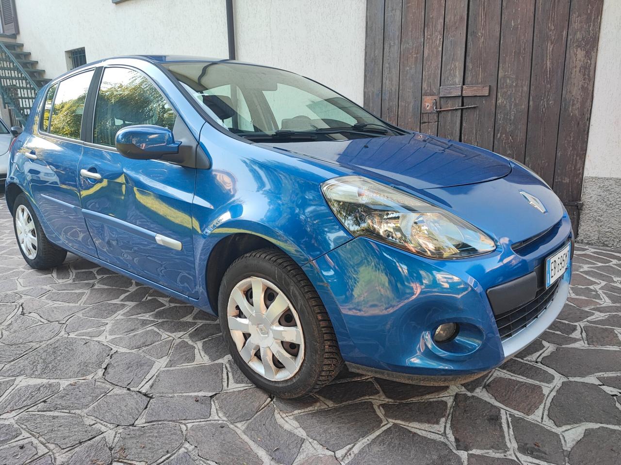 Renault Clio 1.2 16V 5 porte nave neopatentati