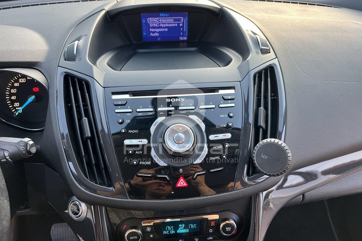 FORD Kuga 2.0 TDCI 140 CV 4WD Powershift Titanium