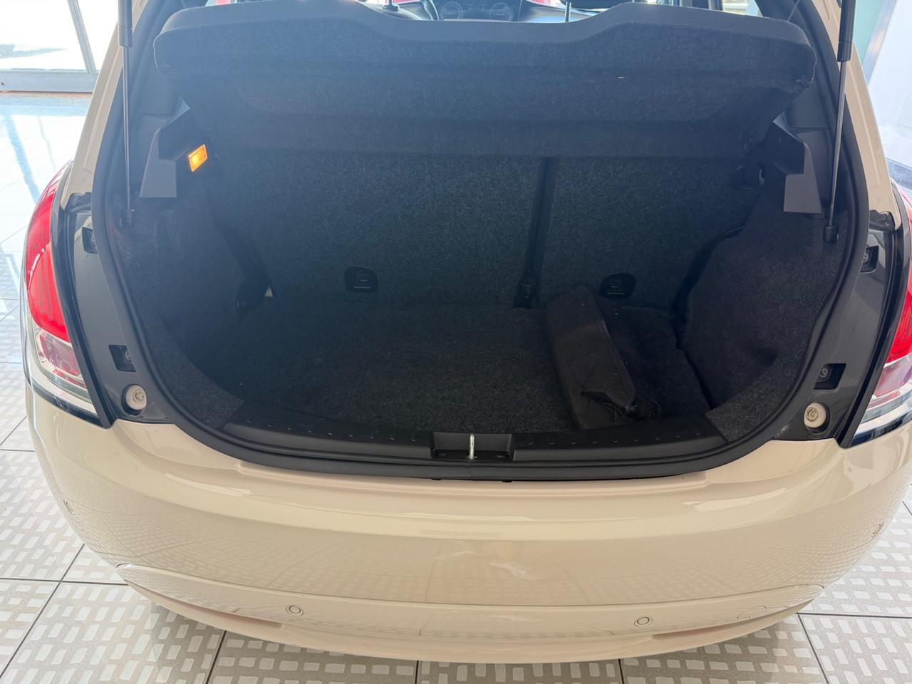 Lancia Ypsilon 1.2 69 CV 5 porte GPL Ecochic Gold