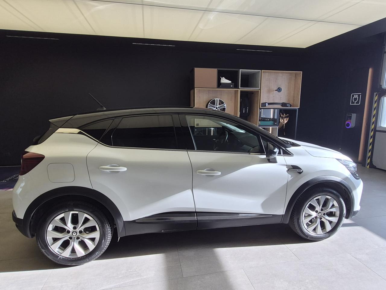 RENAULT Captur II 2019 - Captur 1.6 E-Tech hybrid Intens 145cv auto