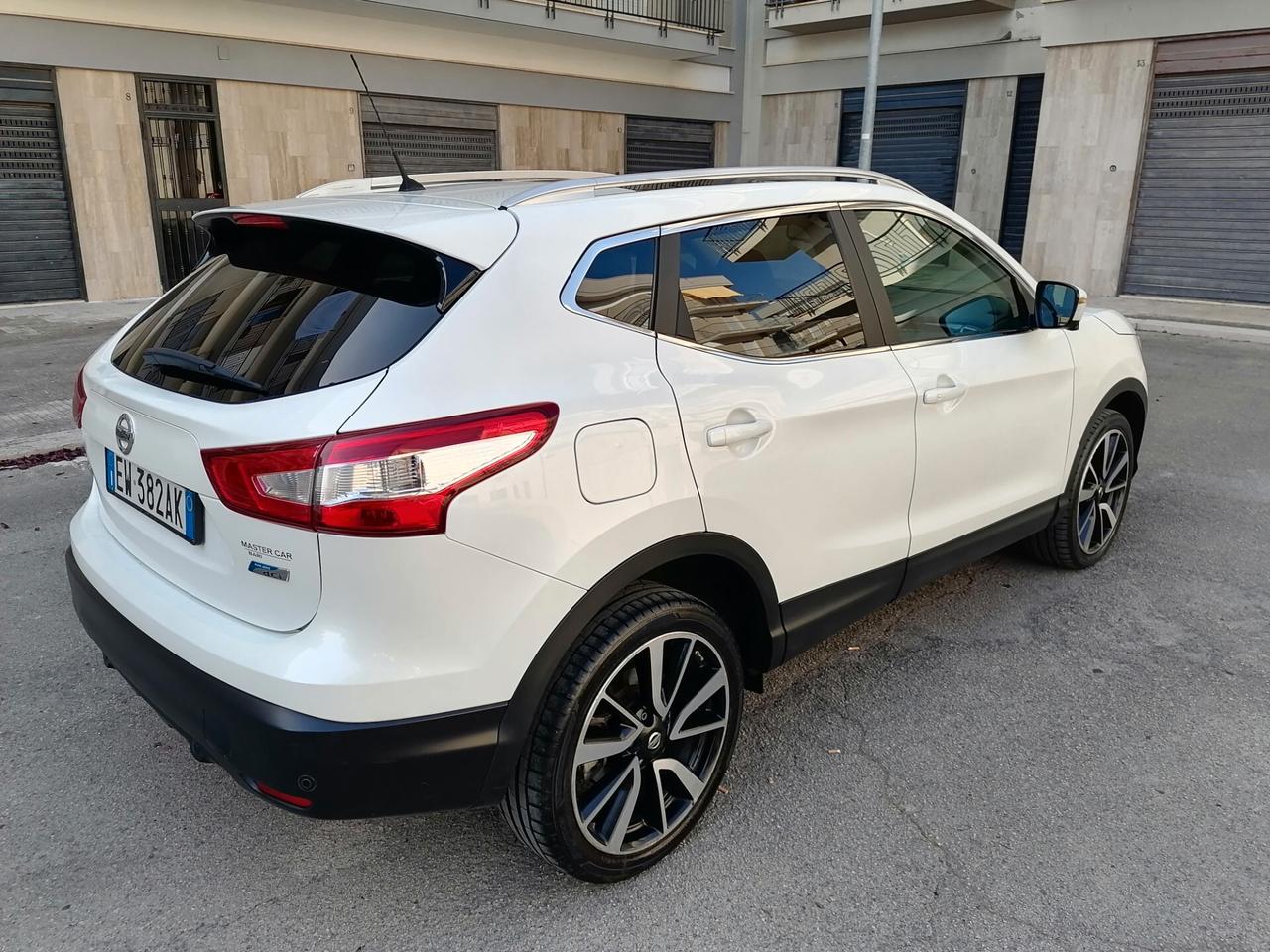 Nissan Qashqai 1.5 dCi DPF TEKNA TETTO FULL