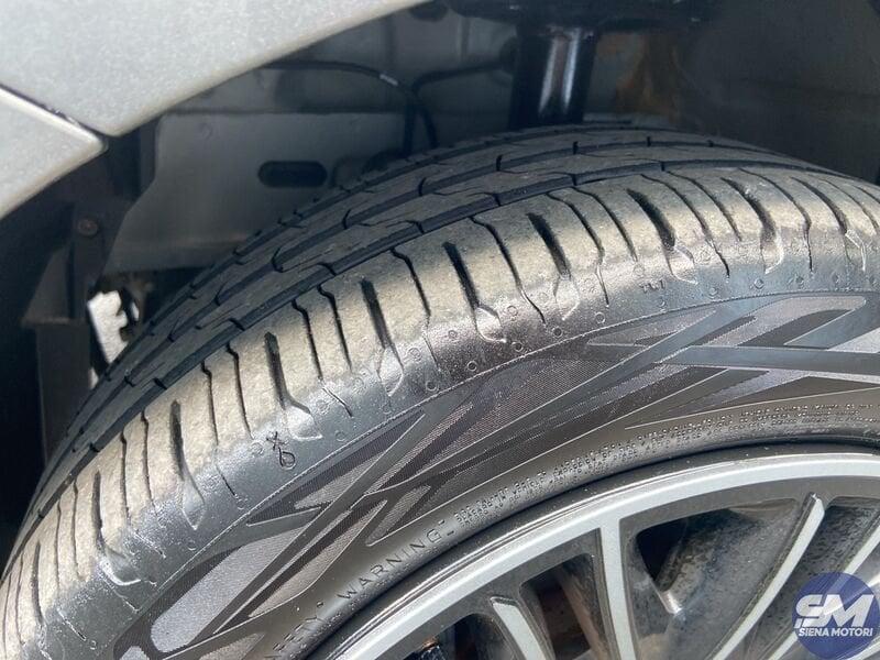 Lancia Ypsilon 1.0 FireFly 5 porte S&S Hybryd Gold