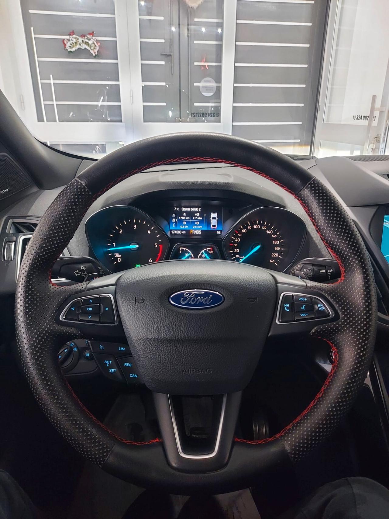 Ford Kuga 1.5 TDCI 120 CV S&S 2WD ST-LINE