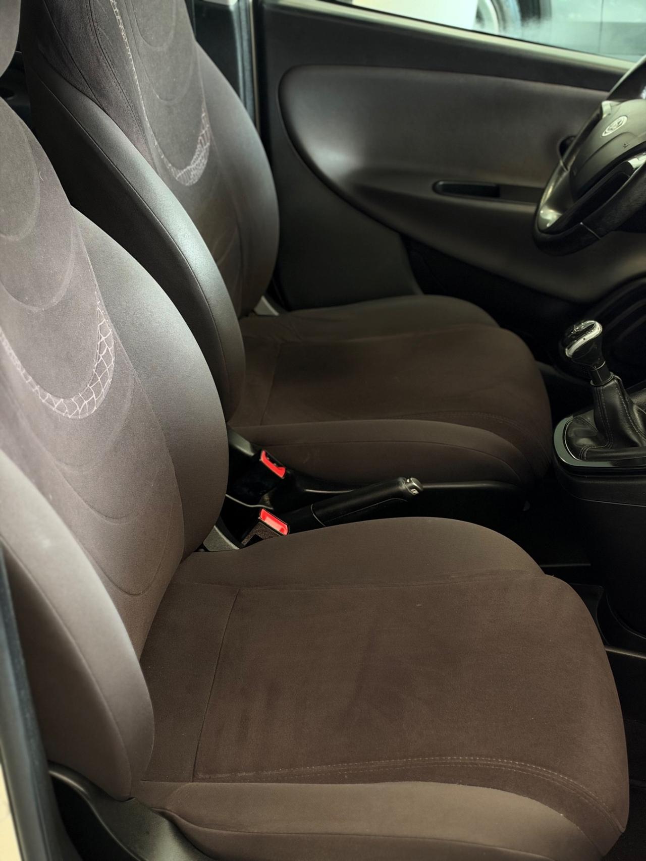 Lancia Ypsilon 1.3 MJT 16V 95 CV 5 porte S&S Silver