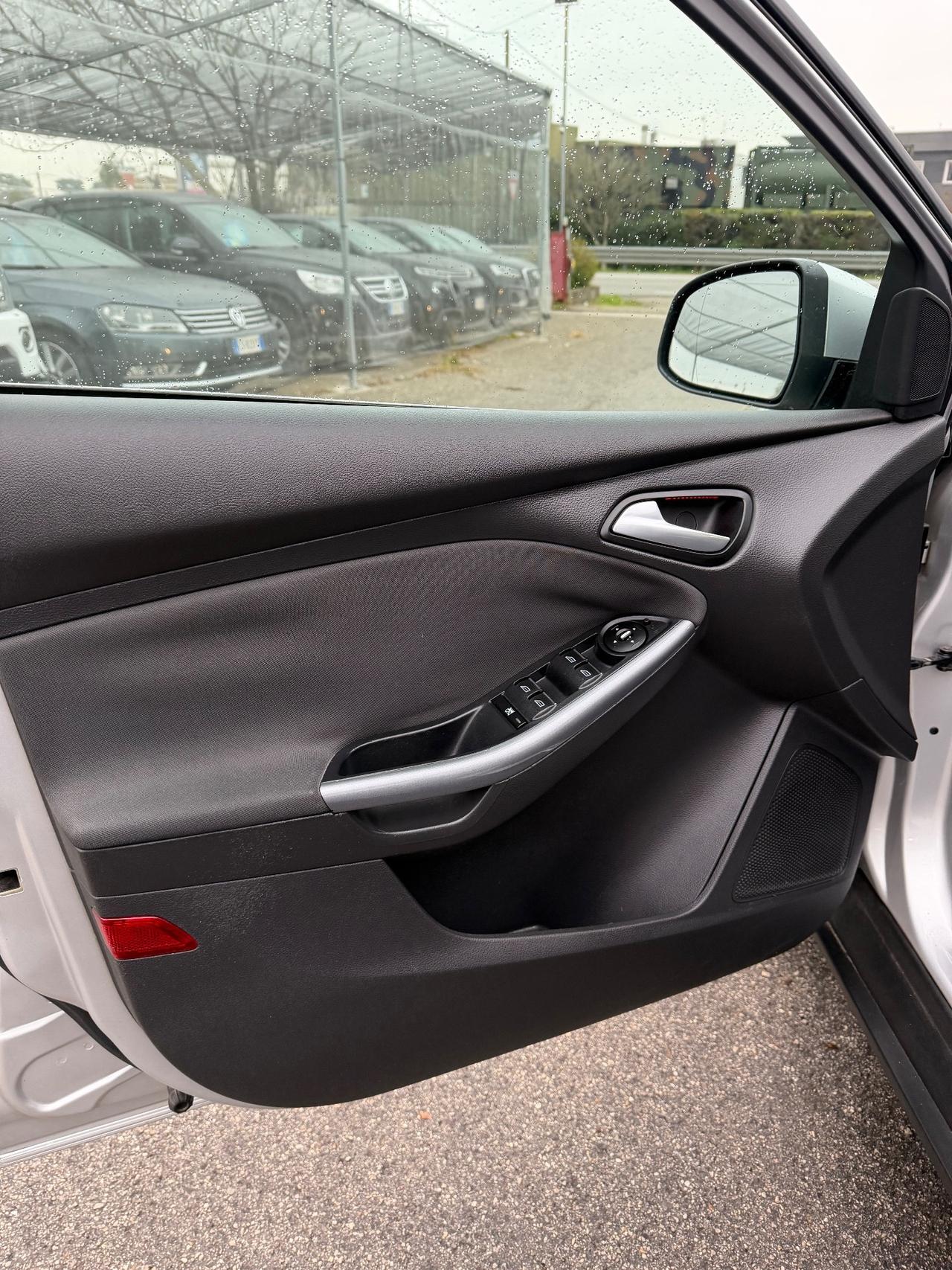 Ford Focus 1.6 105 CV SW Titanium km 142,000 garanzia 12 mesi