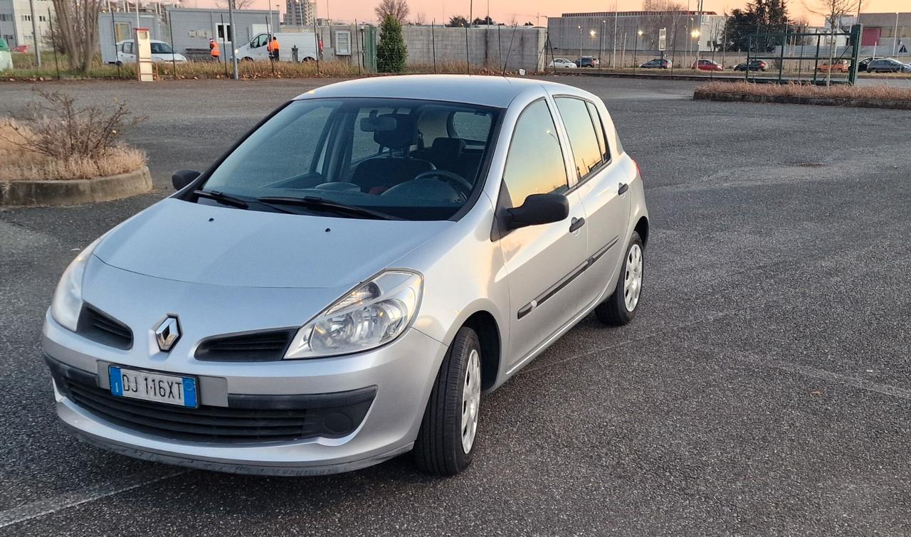 Renault Clio 127.000km neopatentati