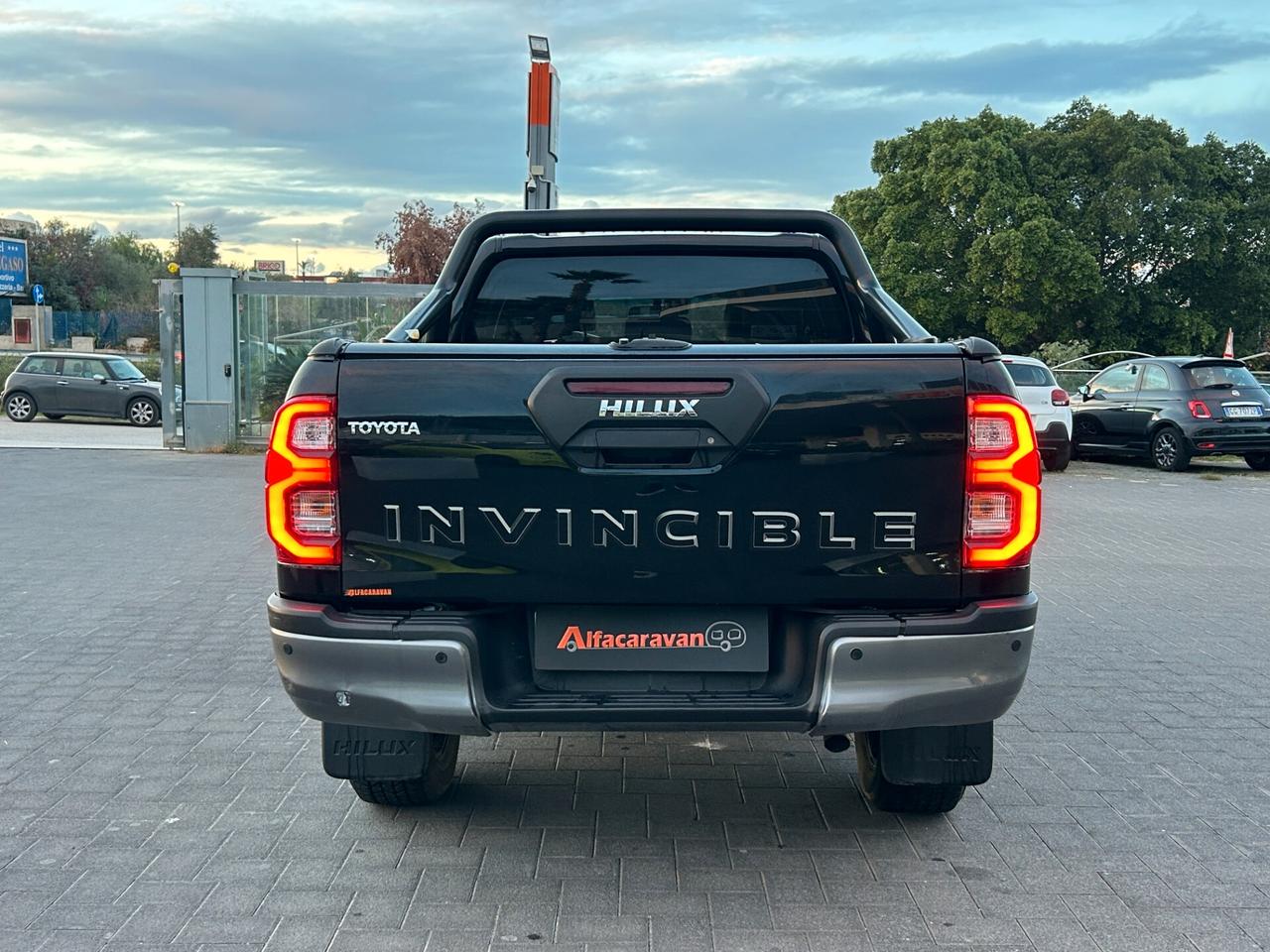 Toyota Hilux 2.8 d double cab Invincible 4wd auto