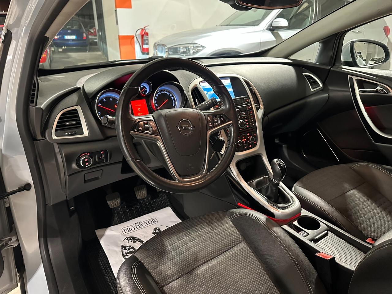 Opel Astra GTC 2.0 CDTI 165CV 3 porte Cosmo - DISTRIBUZIONE FATTA