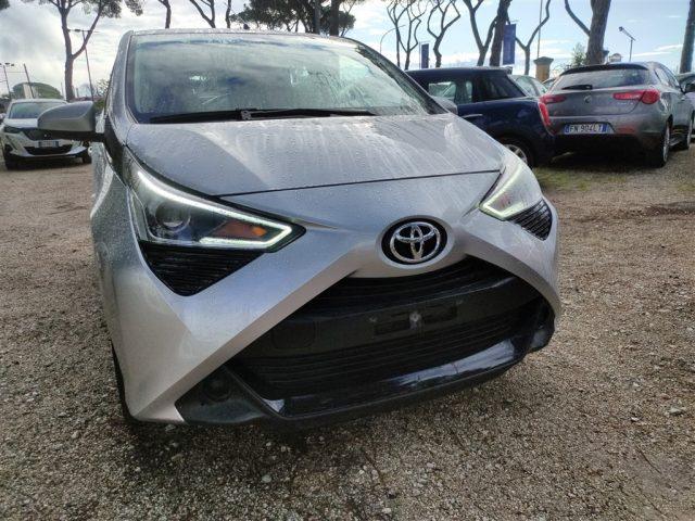 TOYOTA Aygo 1.0 VVT-i x-play TELECAMERA,CARPLAY,CRUISE