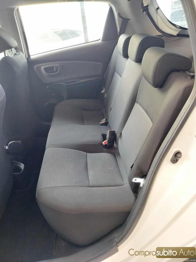 TOYOTA Yaris 1.0 5 porte Lounge ( Garanzia 12 Mesi)