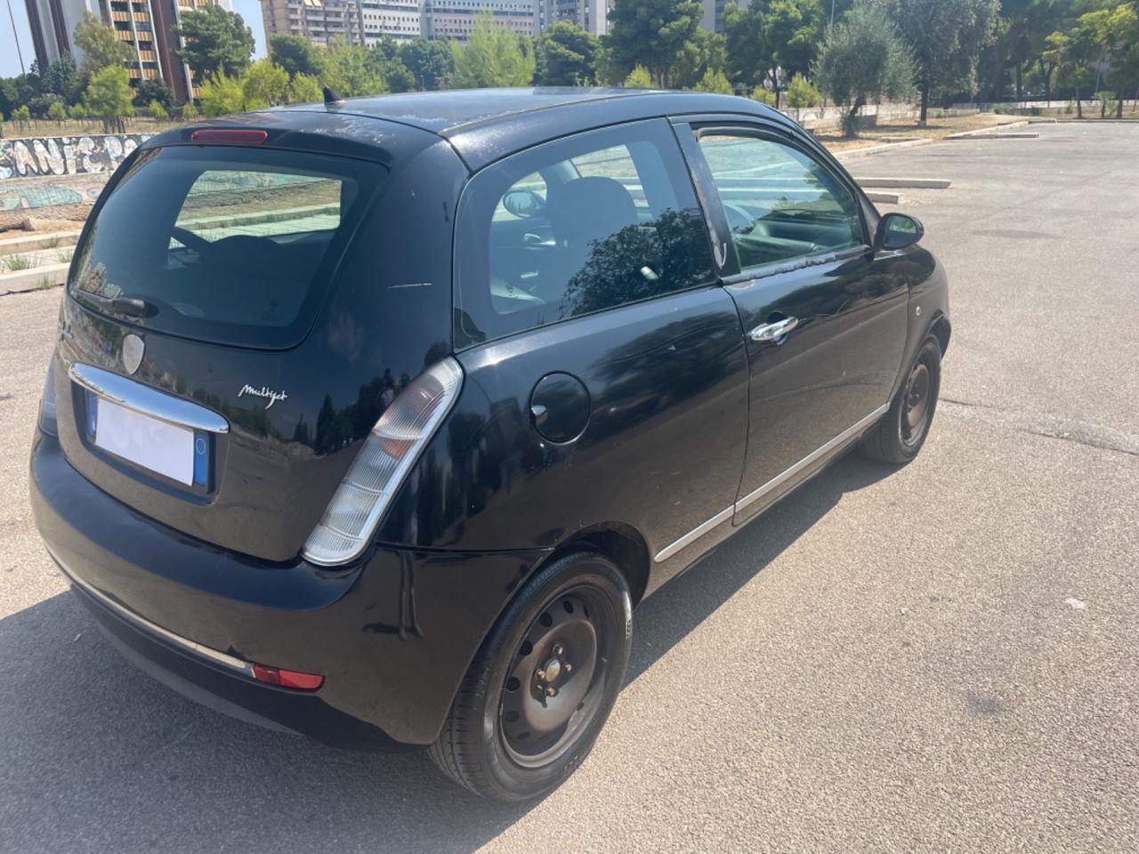 Lancia Ypsilon 1.3 MJT 90 CV Oro Giallo