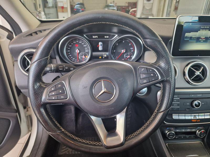 Mercedes-Benz GLA-X156 2017 - GLA 180 d Sport auto