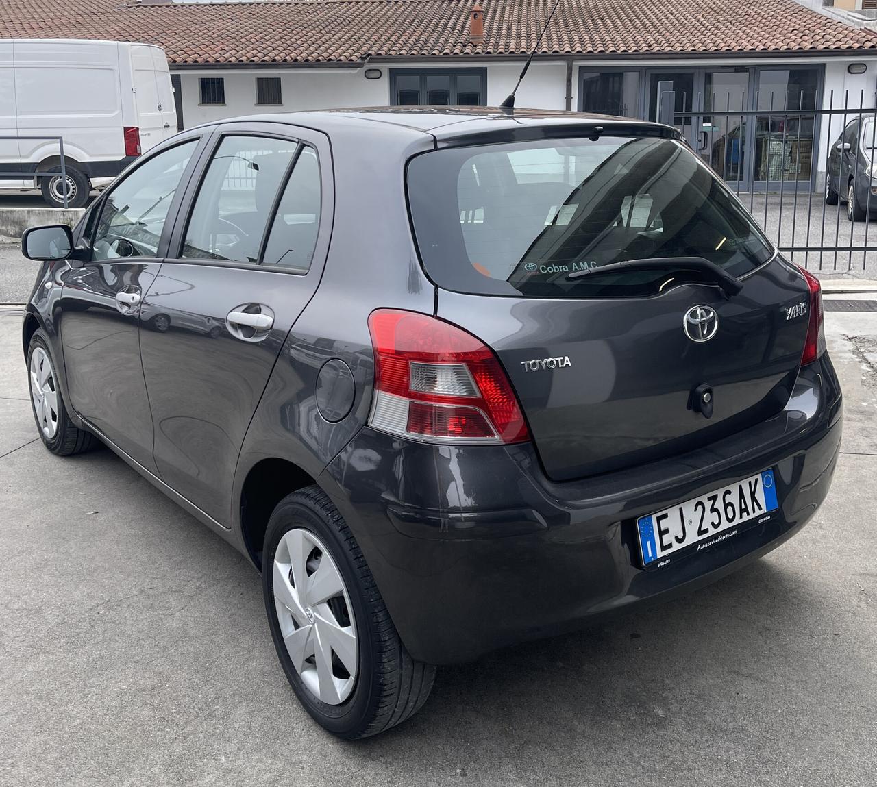 Toyota Yaris 1.0 5 porte