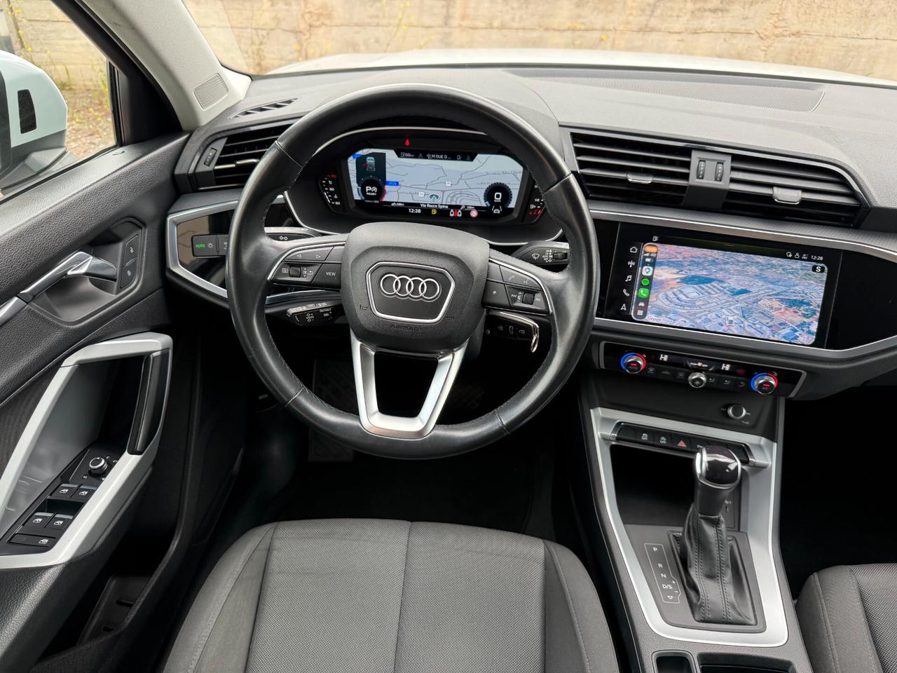 Audi Q3 35 TDI S tronic Business Advanced Matrix