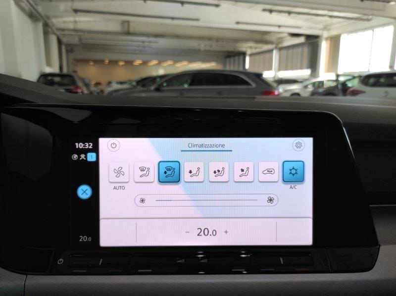 VOLKSWAGEN Golf 8ª serie - Golf Variant 1.0 eTSI EVO DSG Life