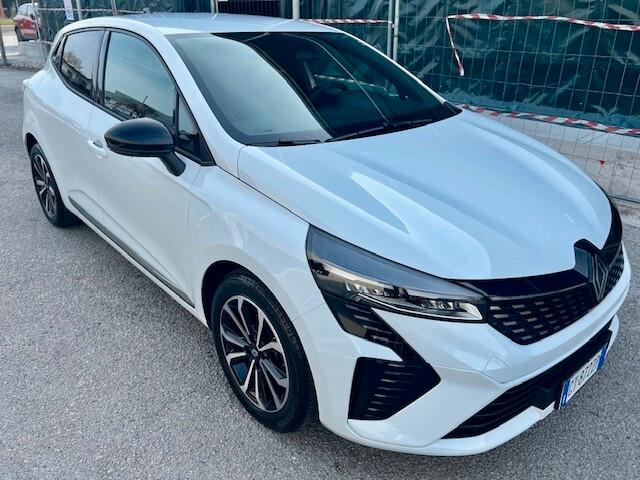 Renault Clio TCe 90 techno aziendale