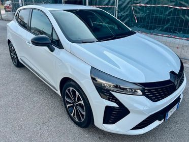 Renault Clio TCe 90 techno aziendale