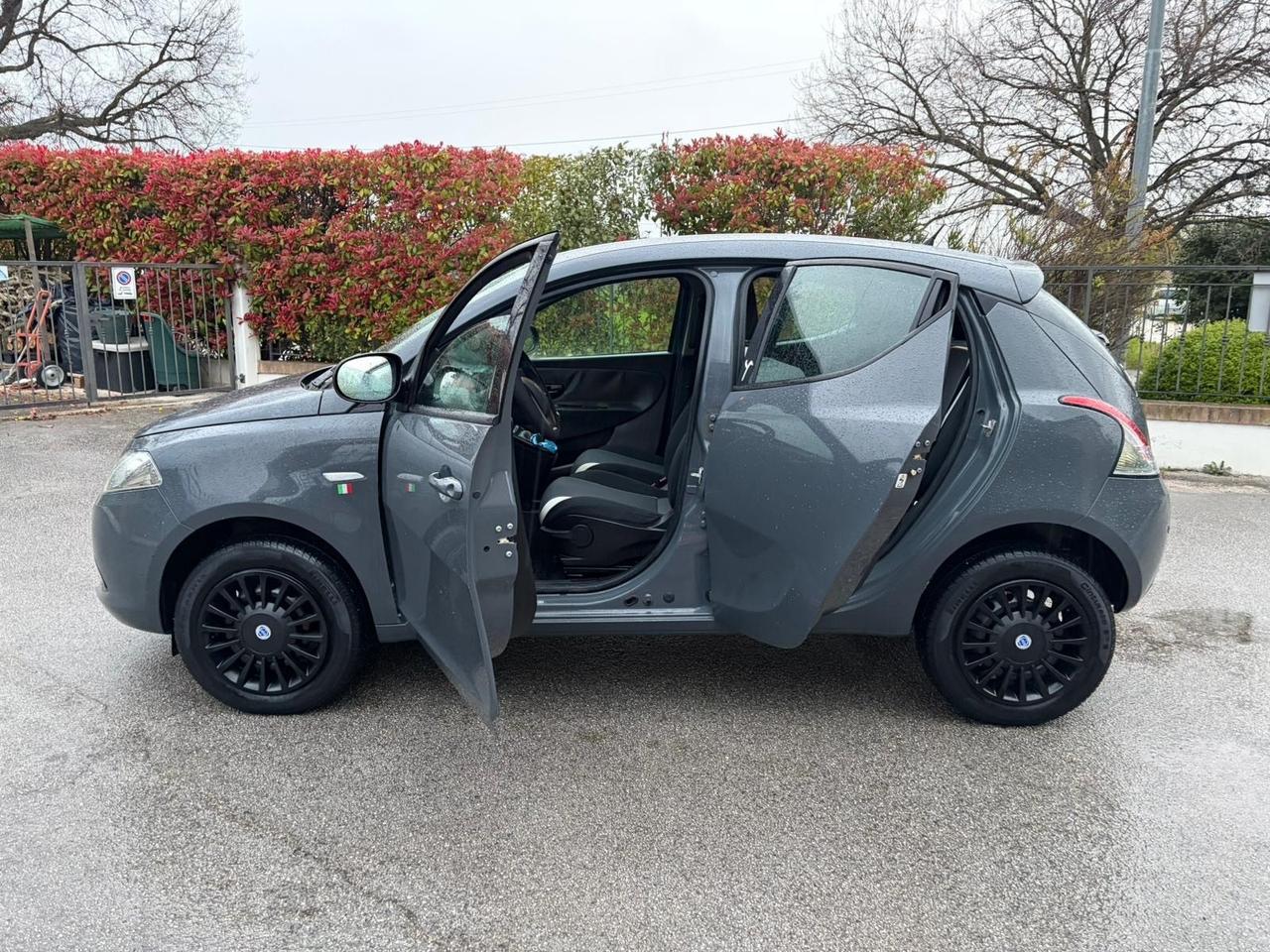 Lancia Ypsilon Metano Ecochic Elefantino